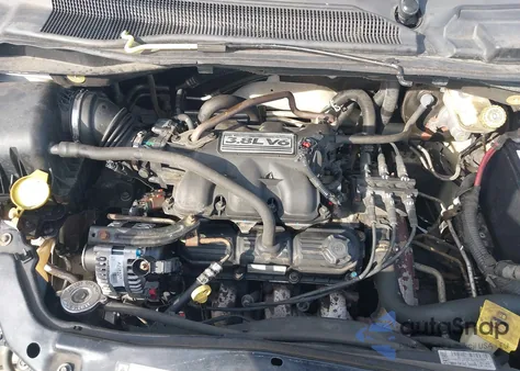 2010 Chrysler Town & Country Touring из США, поврежденный, VIN 2A4RR5D19AR235396